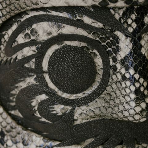 【 NEW! 】Gray Snake
