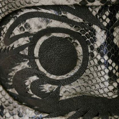 【 NEW! 】Gray Snake
